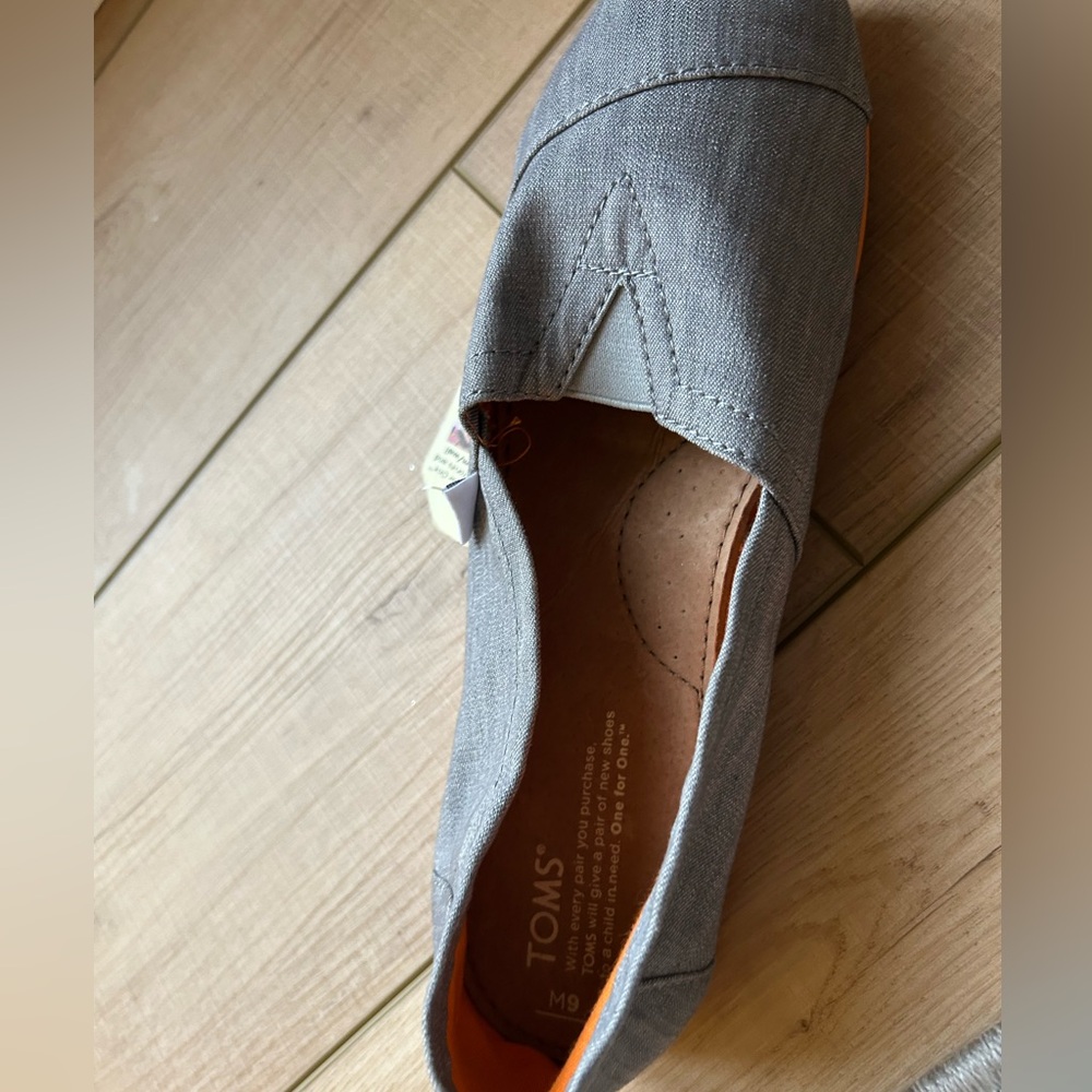 Toms